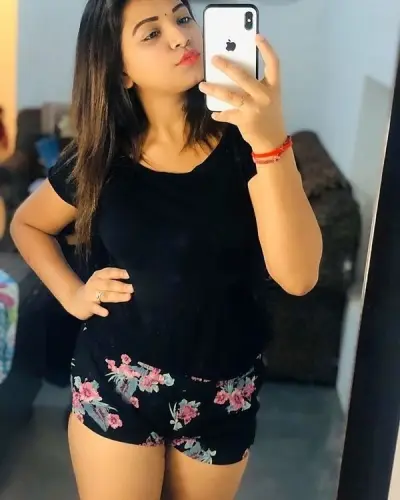 Saoner Escorts
